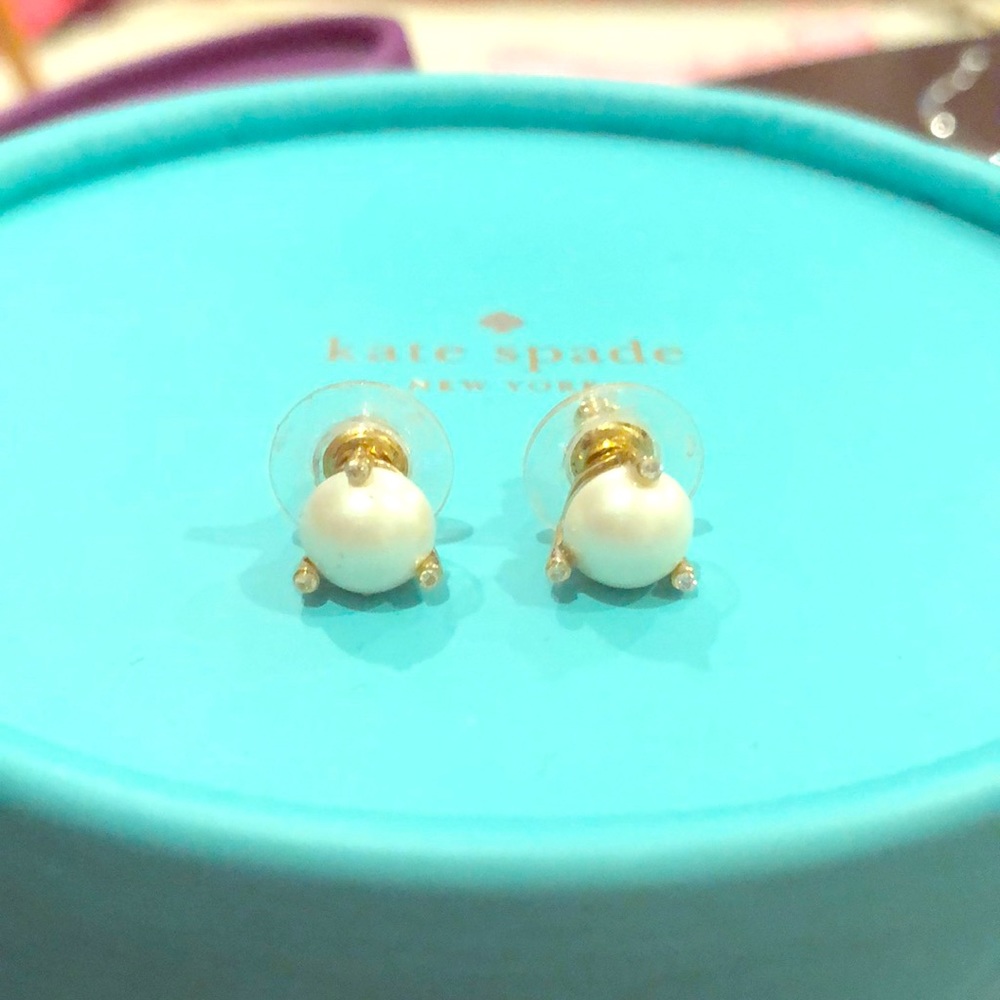 Pearl Studs